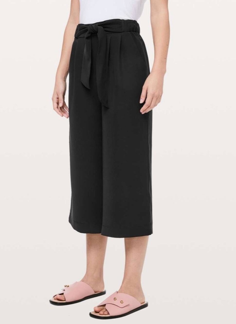 Lululemon Noir Crop Black Pant Size 4